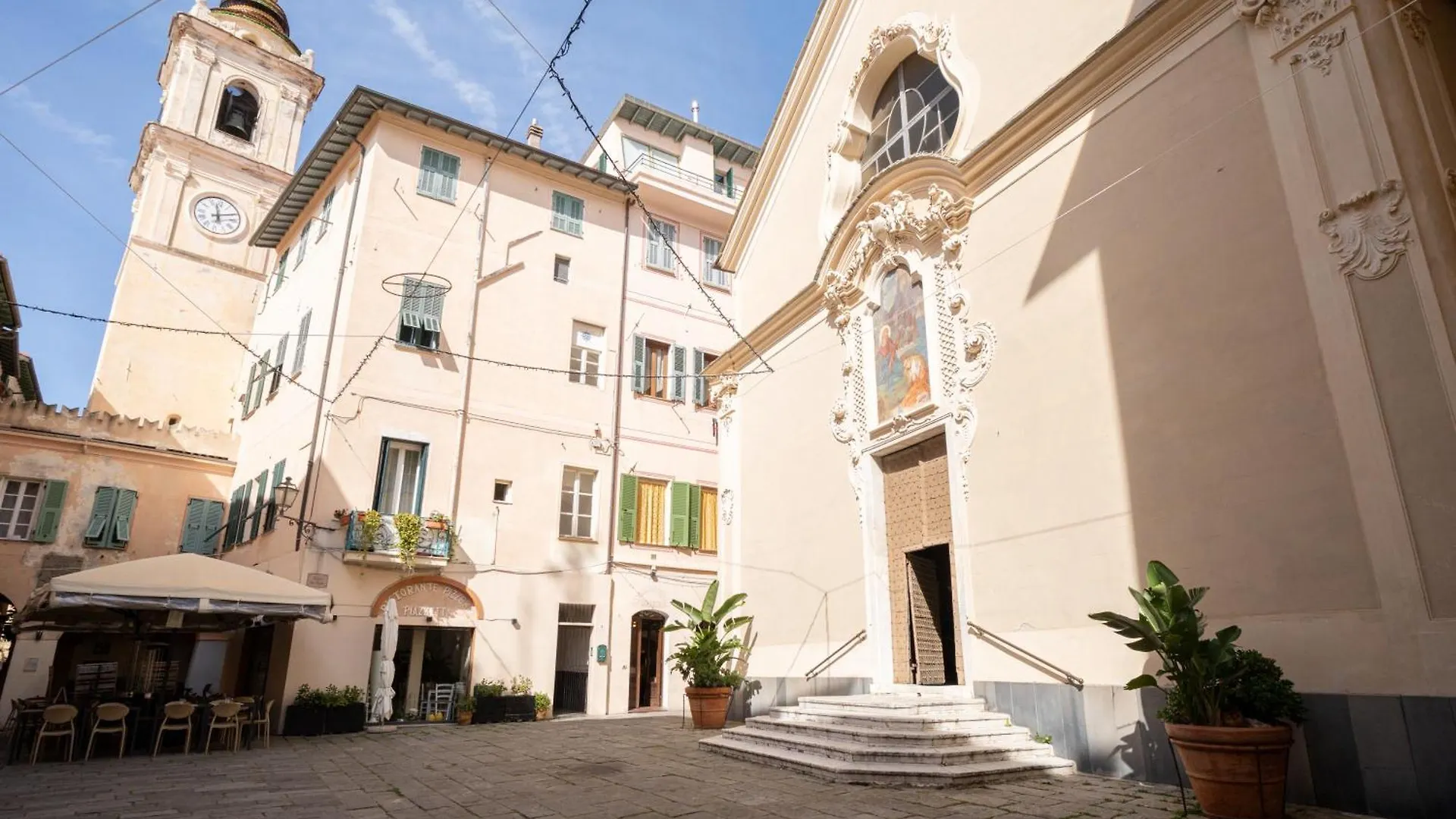 Tresor De Chambre, Bordighera