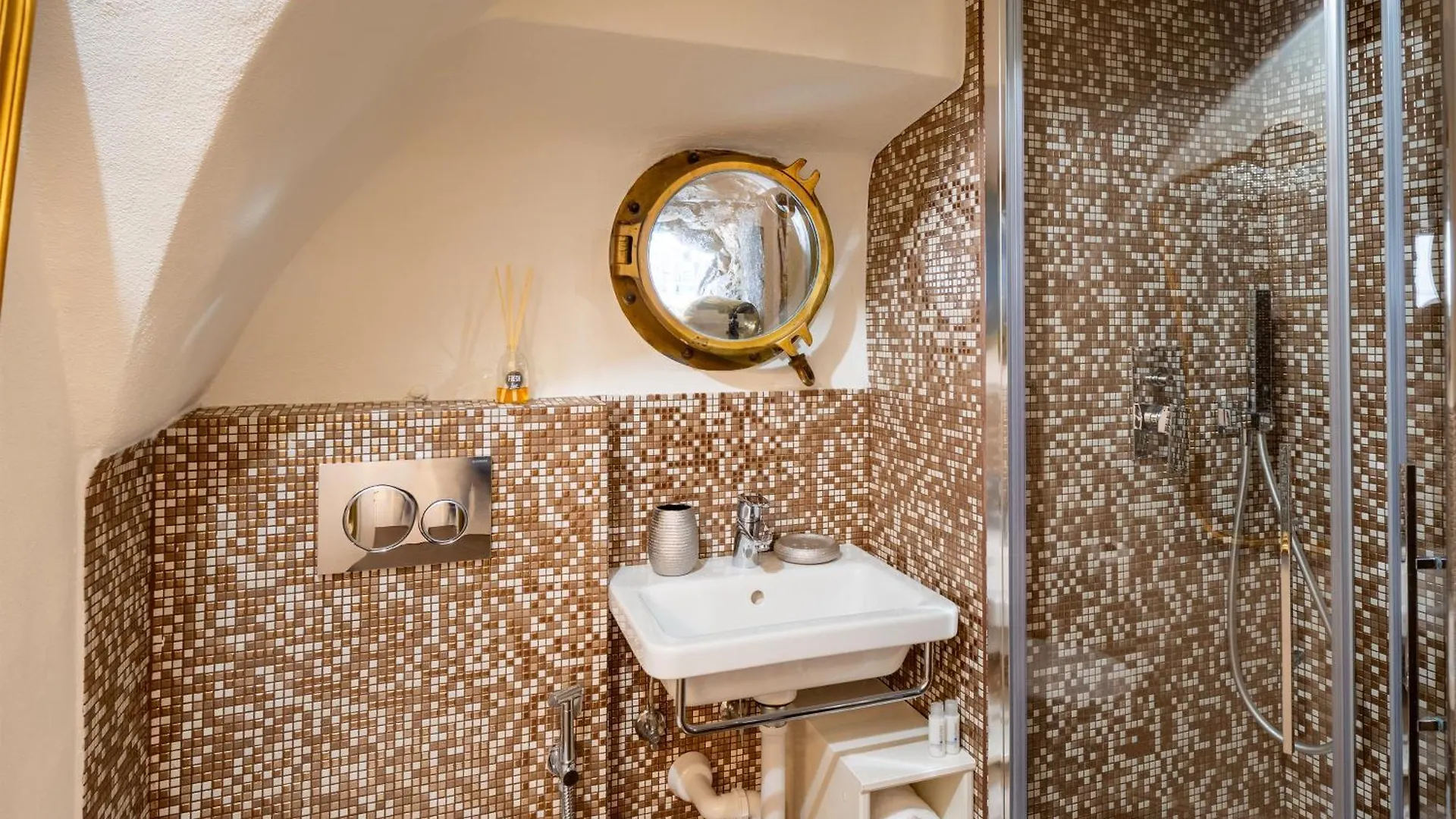 Tresor De Chambre, Bordighera Olaszország